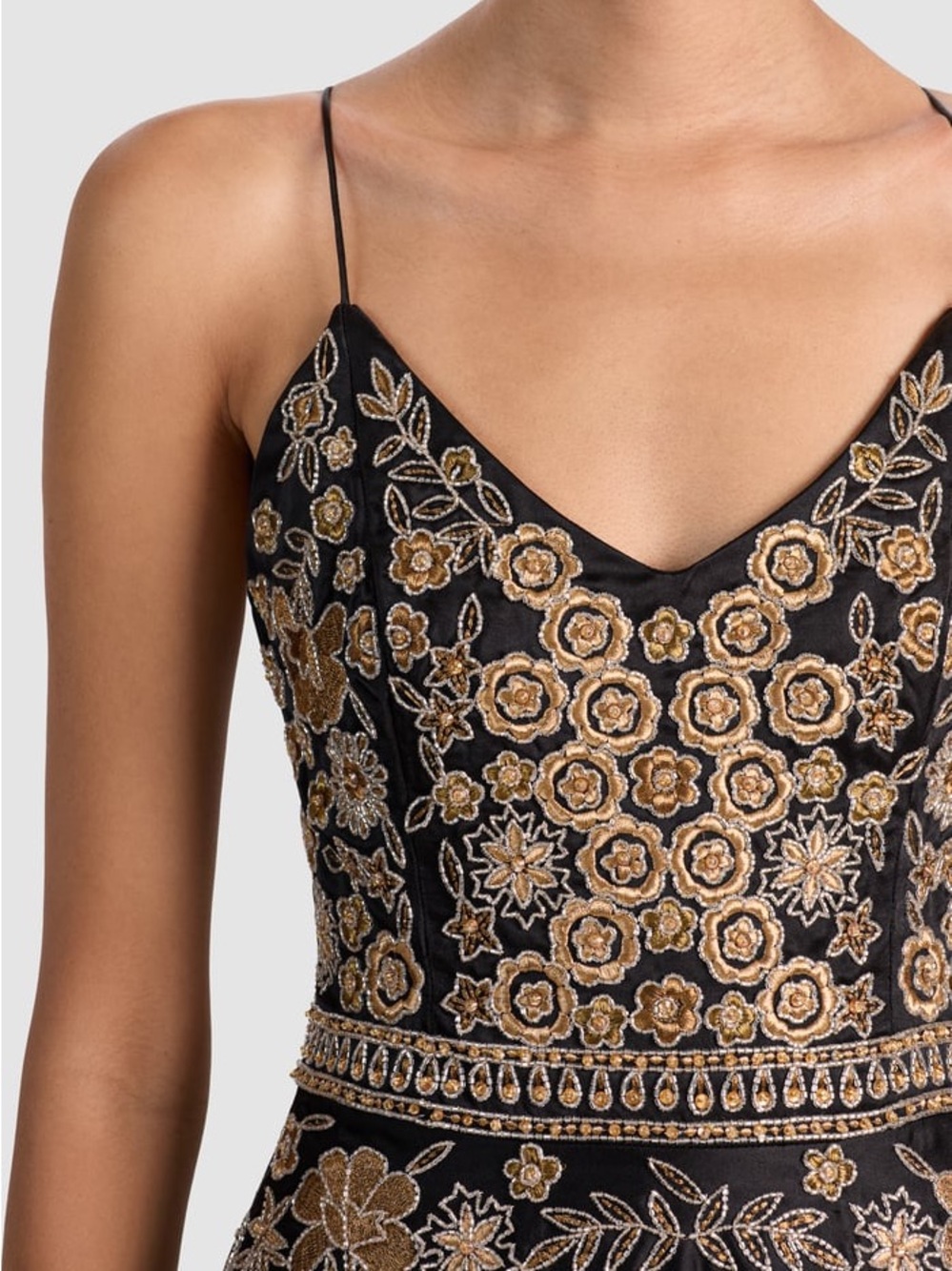 ALICE + OLIVIA DOMENICA EMBELLISHED GOWN - Picture 4 of 17